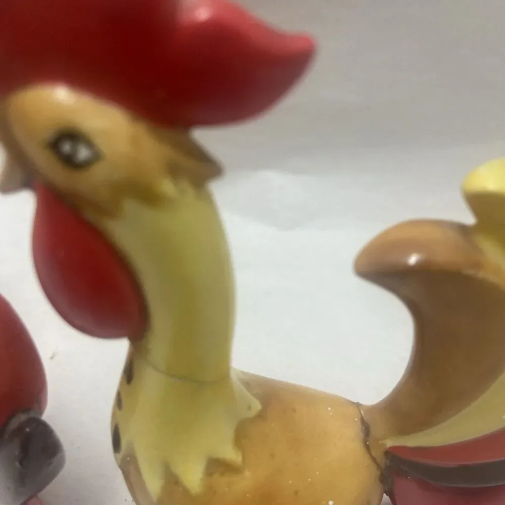 Vintage 60's HOLT HOWARD Rooster Chicken Salt and Pepper Shakers READ